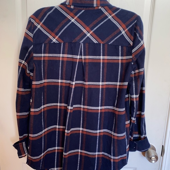 Button down top - Picture 3 of 6